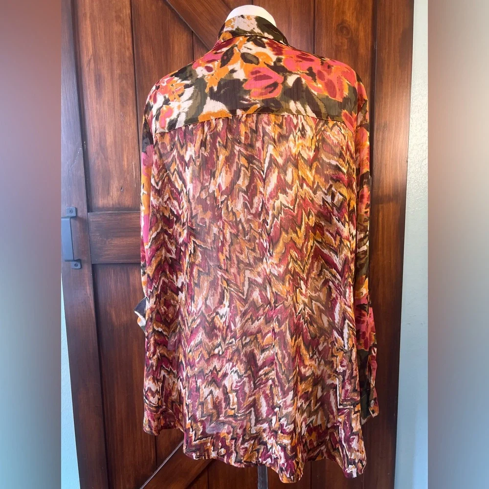 Fig‎ and Flower Sheer Floral Blouse Women's 2X - Picture 6 of 8